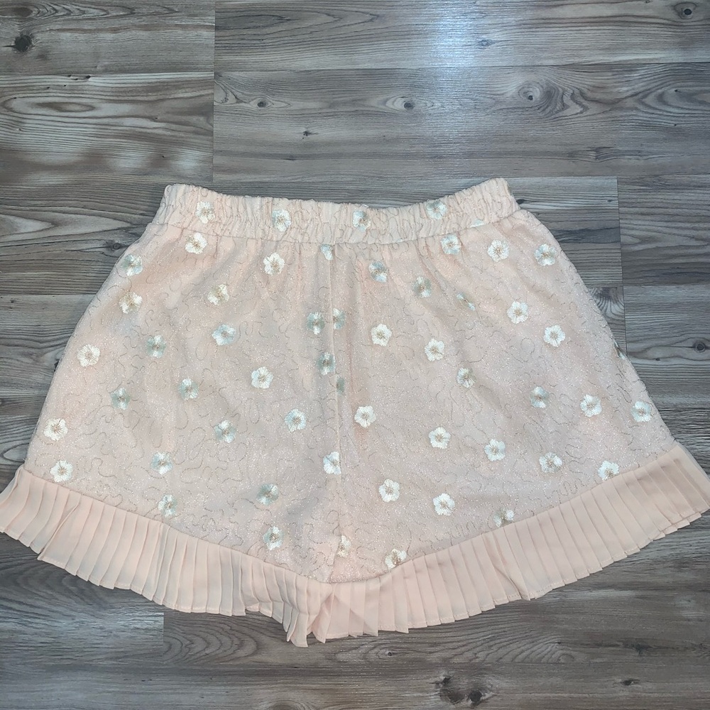 NWT Floral Embroidered Shorts